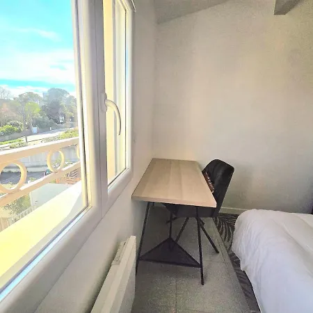 Cozy 2 Bedroom House With Garden & Parking Holiday home *