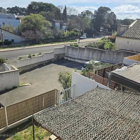 Cozy 2 Bedroom House With Garden & Parking Nimes