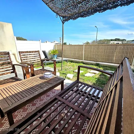 Holiday home Cozy 2 Bedroom House With Garden & Parking *