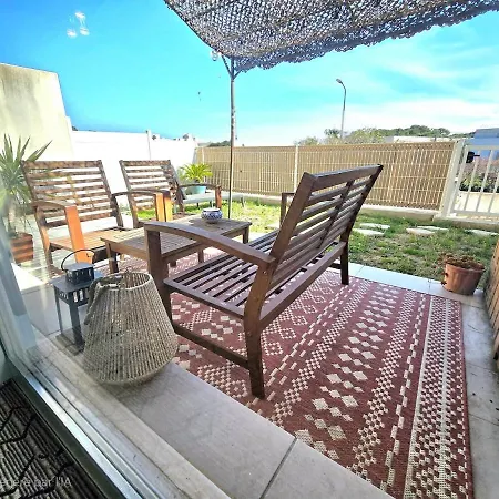 Cozy 2 Bedroom House With Garden & Parking Holiday home