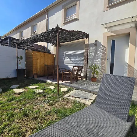 Cozy 2 Bedroom House With Garden & Parking * Nîmes