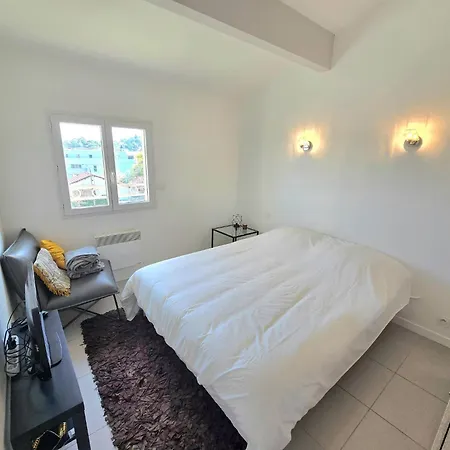 Cozy 2 Bedroom House With Garden & Parking * Nîmes