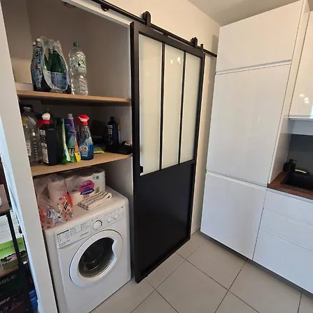 Feriehus Cozy 2 Bedroom House With Garden & Parking Nîmes