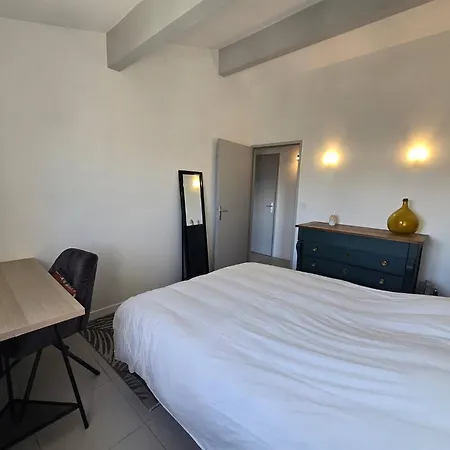 Cozy 2 Bedroom House With Garden & Parking Nîmes