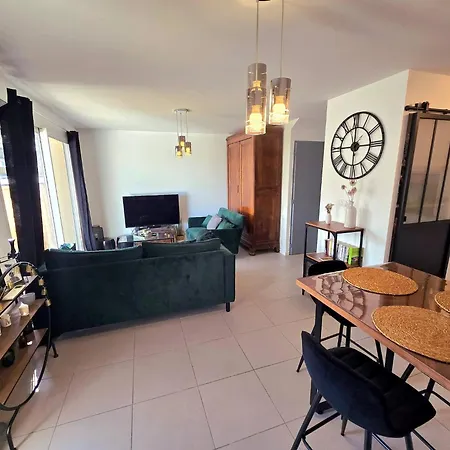 Cozy 2 Bedroom House With Garden & Parking * Nîmes