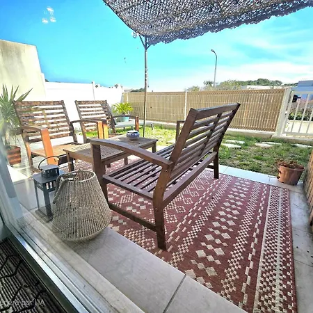 Cozy 2 Bedroom House With Garden & Parking Nîmes